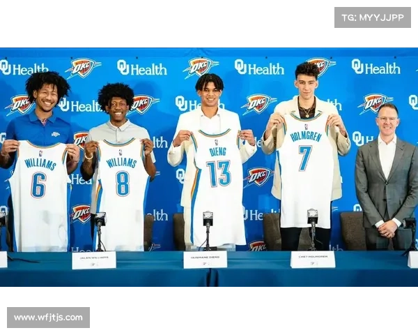 如何应对卡鲁索和杰林-威廉姆斯伤退带来的阵容调整挑战