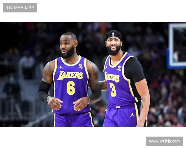 戴维斯如何在詹姆斯的挑战中实现自我超越与成长 戴维斯如何在詹姆斯的挑战中实现自我超越与成长